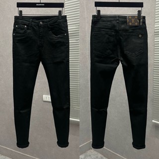 Quần jean bò nam Eo Vì slimfit đen trơn thêu mác da hoa nâu sau eo tag logo túi đơn giản basic QJ385P