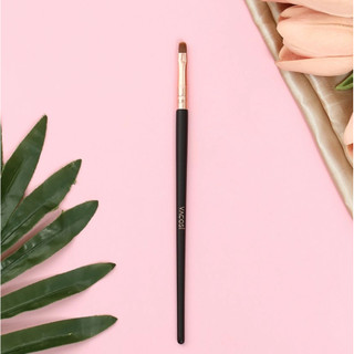 Cọ Nhấn Mắt Nhỏ Vacosi Smudge Pro E09