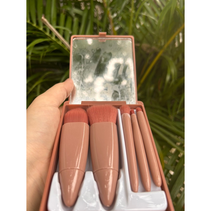 HỘP 5 cọ trang điểm cao cấp kèm gương màu hồng - GIFL MAYBELLINE