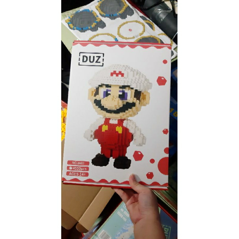 Mô hình lắp ráp cậu bé mặc yếm đỏ