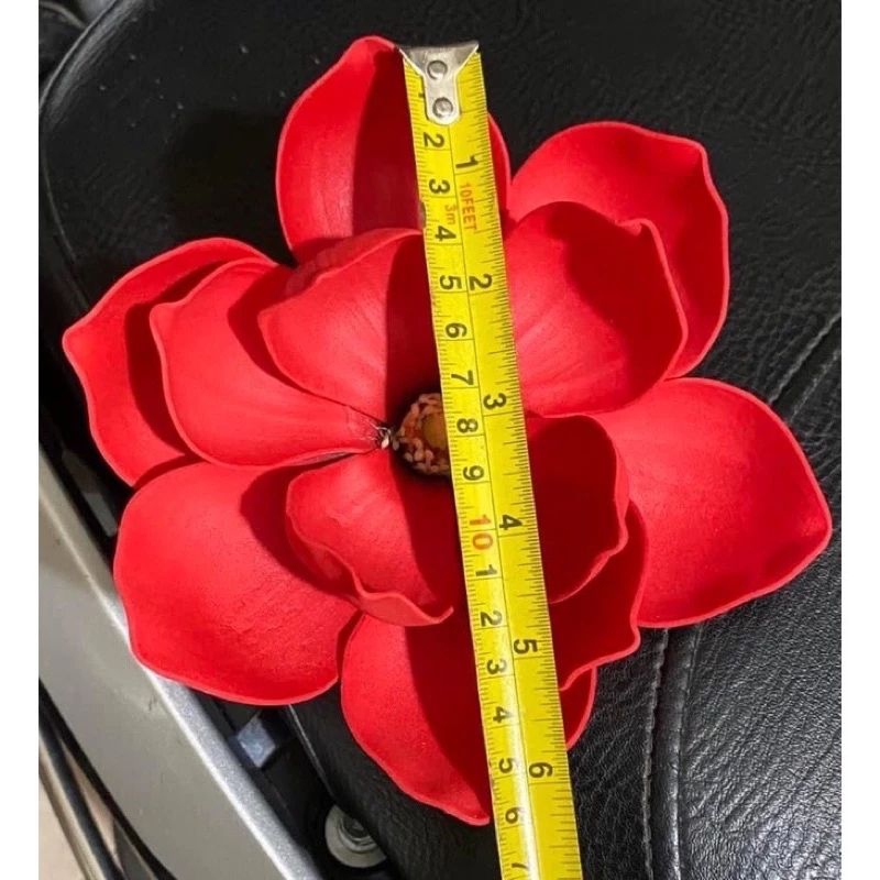 Hoa mộc lan trang trí tháp oản. bánh kẹo.đồ tết