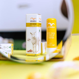 Son dưỡng môi nhau thai cừu Rebirth