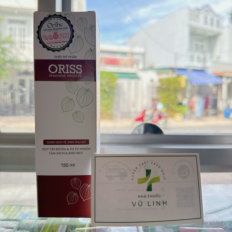 Dung dịch vệ sinh phụ nữ kháng khuẩn khử mùi Oriss làm sạch dịu nhẹ chiết xuất lá Trầu Không cân bằng pH
