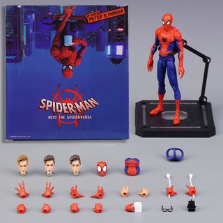Mô hình Action figure MAFEX Spiderman HomeComing