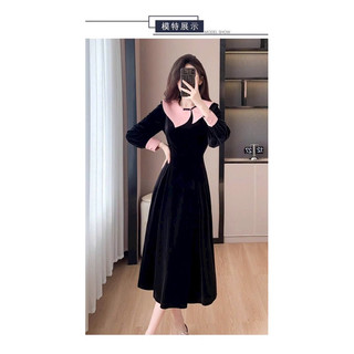Đầm nhung cổ phối màu xinh xắn