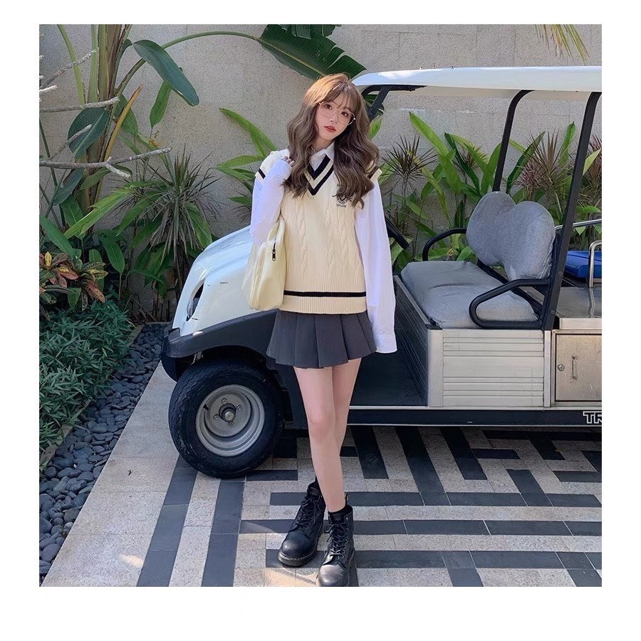 Áo Nữ, Áo Gile Len Nữ Thêu Huy Hiệu 2 Màu Siêu Xinh Hàng QCCC