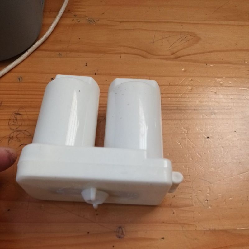 Hộp đựng pin bình nóng lạnh chạy bằng gas