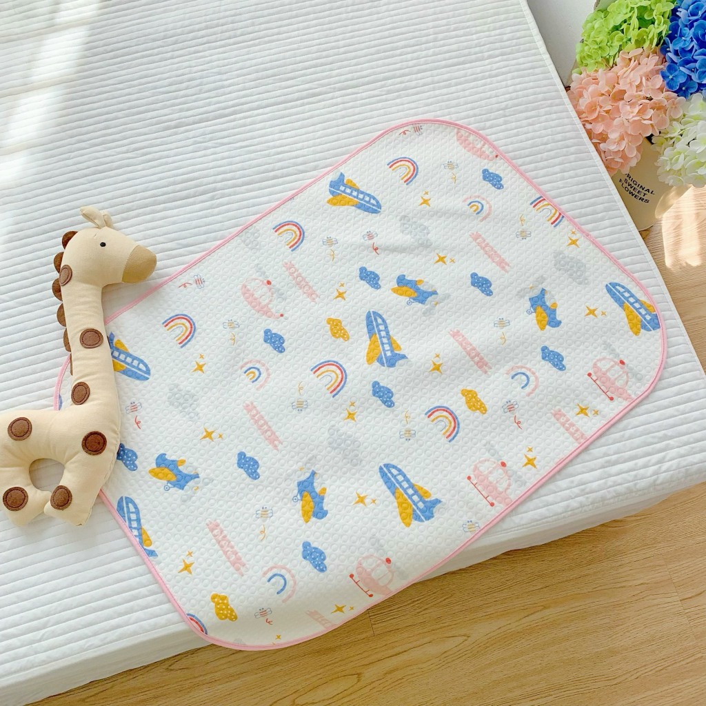 Tấm lót chống thấm cho bé sơ sinh size 50x70cm, 4 lớp mềm mại, họa tiết đáng yêu