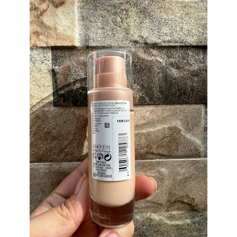 Kem nền Maybelline Dream Satin Liquid Foundation Hydrating Serum 30mL