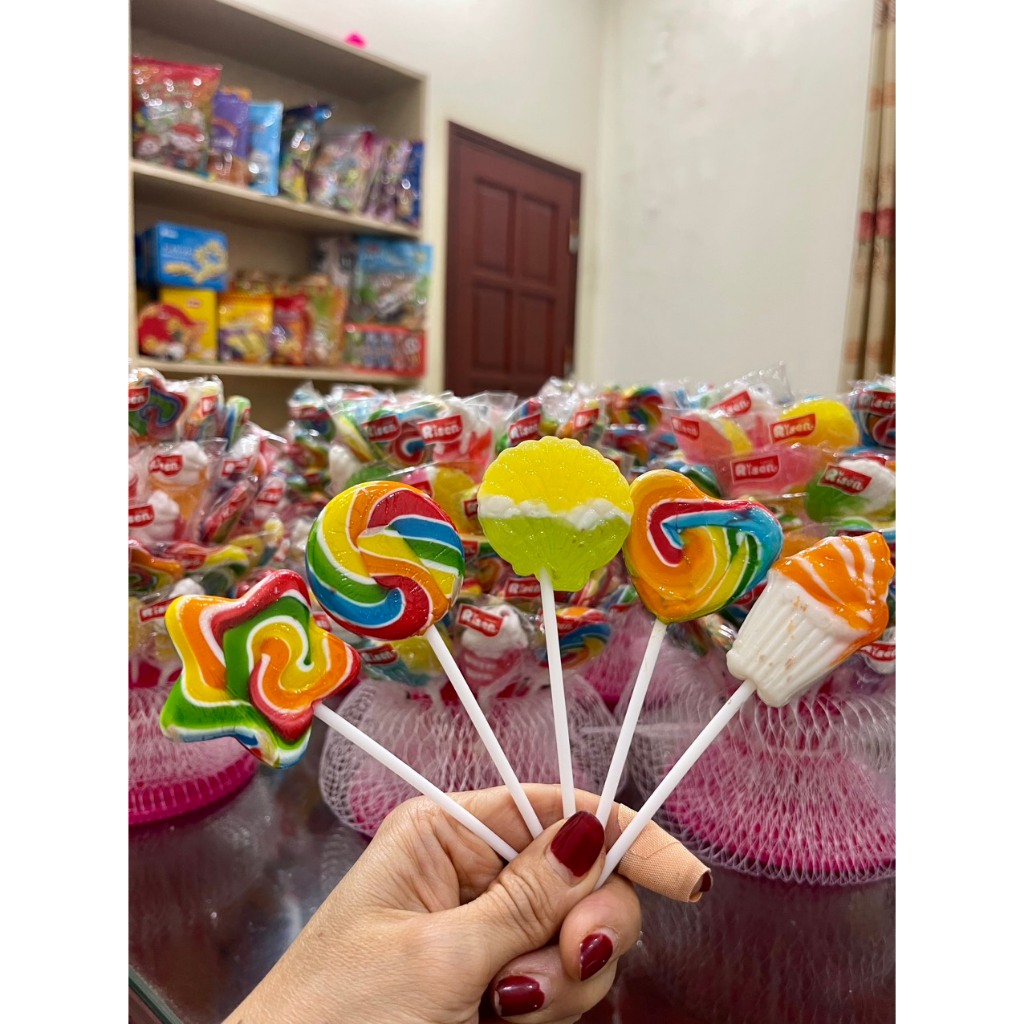 Kẹo mút xiên đế Risen siêu ngon - Ăn vặt tuổi thơ