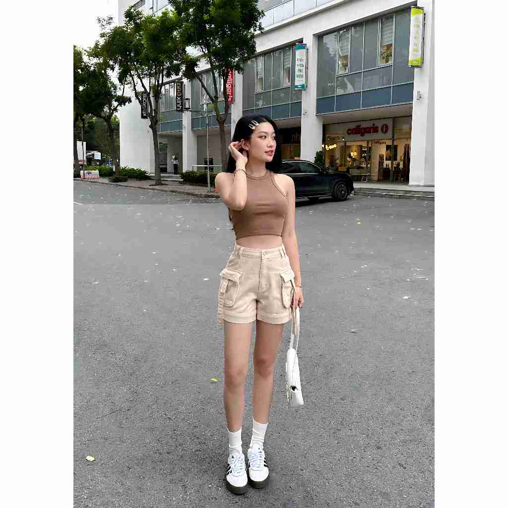 Quần shorts khaki nữ túi hộp HEYBEE màu kem - HK1589