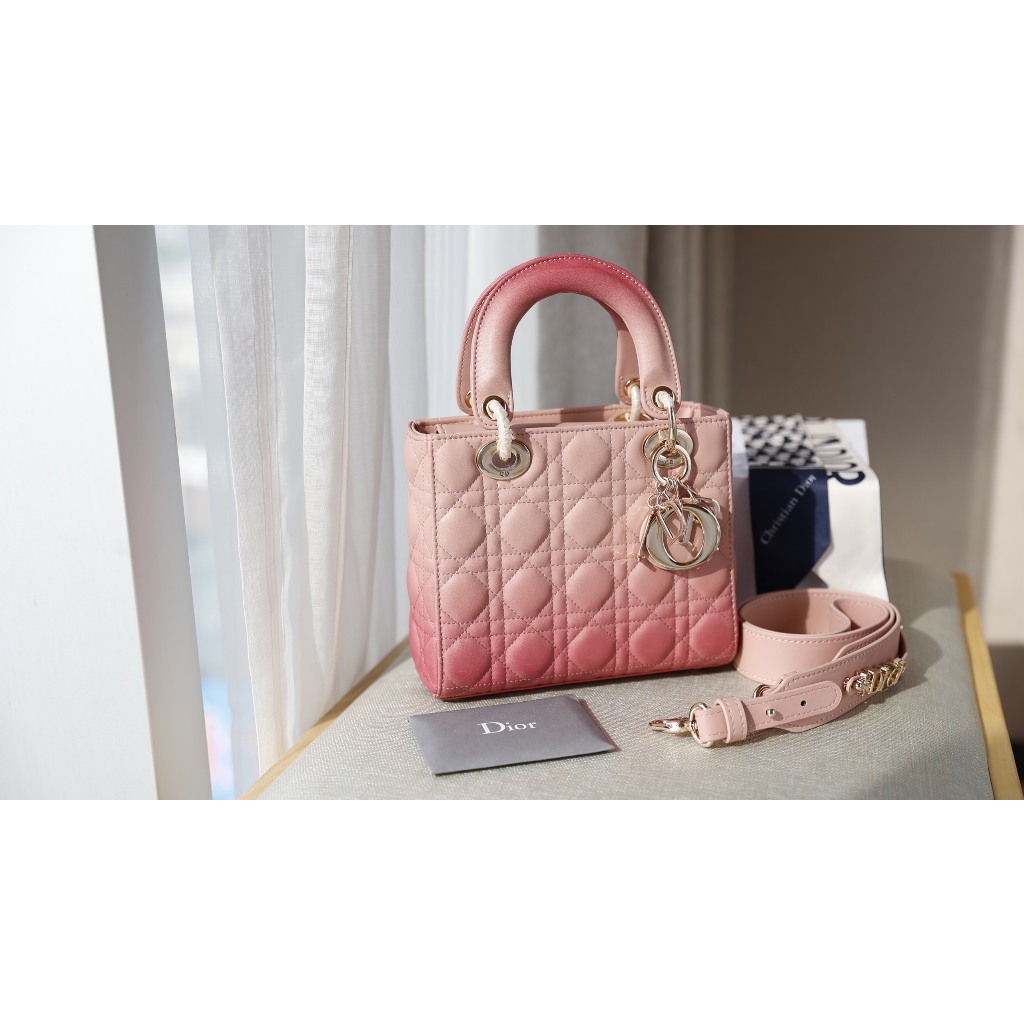 TÚI CD LADY MÀU LOANG SZ20 DA THẬT