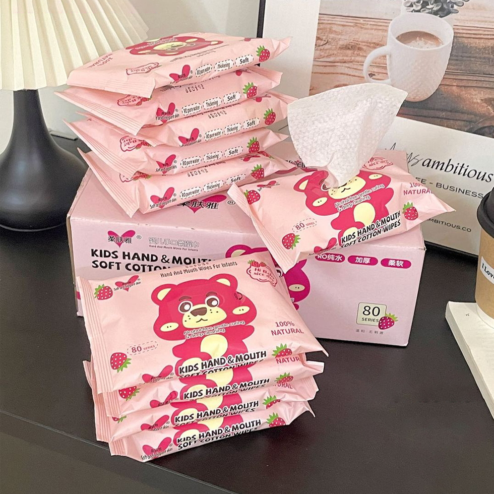 Thùng 10 Gói Khăn Ướt Gấu Dâu Losto An Toàn Cho Da, Chất Liệu Tự Nhiên, Siêu Mềm Mịn Dai, Không Mùi