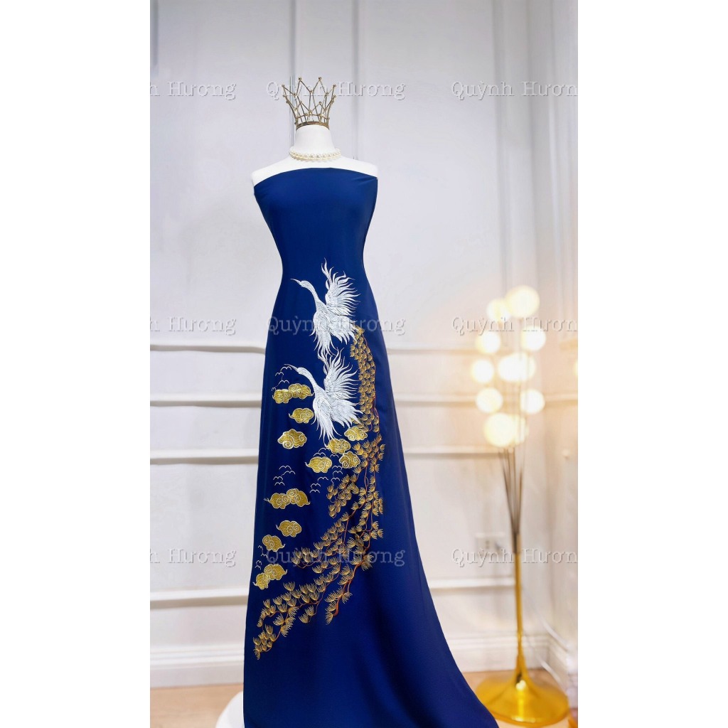 LM6- Vải áo dài lụa mỹ hình thêu nổi cao cấp và sang trọng cho mẹ by Quỳnh Hương