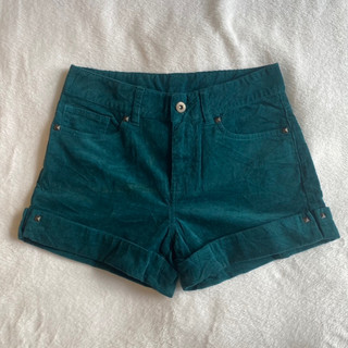 Quần short nhung tăm