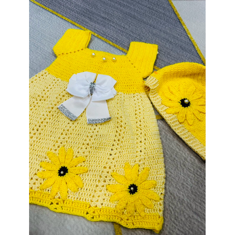 Bộ đầm len kèm nón xinh xắn👧🏼