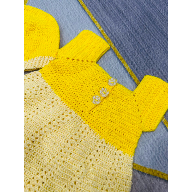 Bộ đầm len kèm nón xinh xắn👧🏼