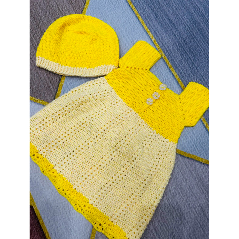 Bộ đầm len kèm nón xinh xắn👧🏼