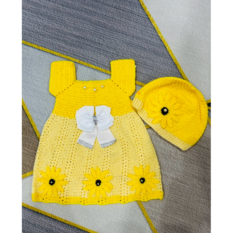 Bộ đầm len kèm nón xinh xắn👧🏼