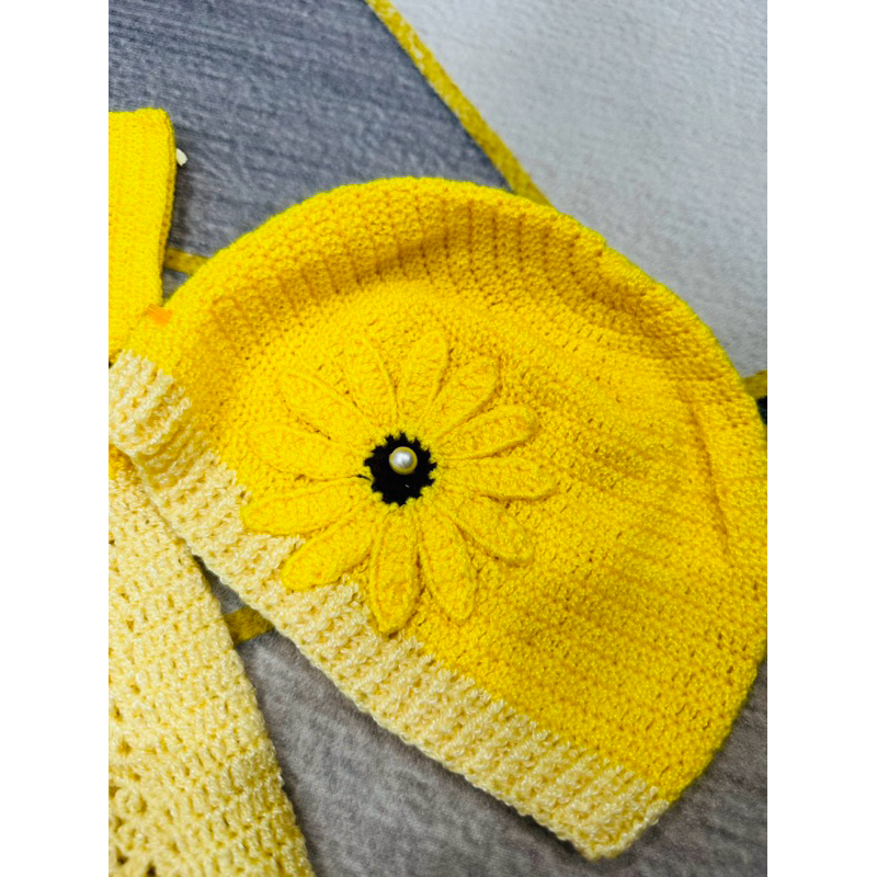 Bộ đầm len kèm nón xinh xắn👧🏼