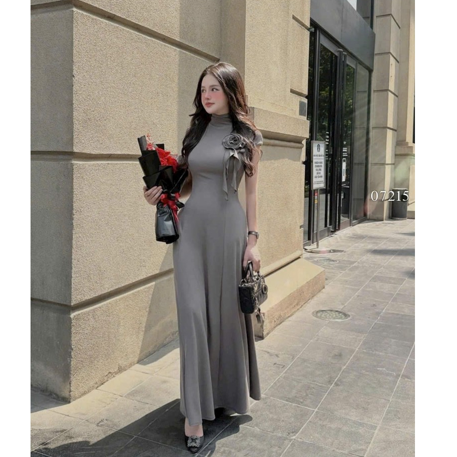 Đầm body maxi xòe tay ngắn cổ lọ ngực đính hoa chất thun gân tăm mềm mát sang chảnh