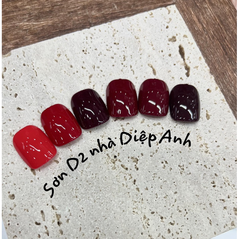 Sơn đỏ D2 (đỏ chuẩn vỏ đen nắp son )