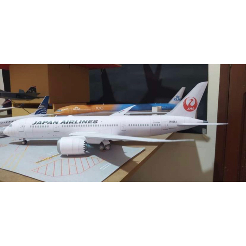 Mô hình giấy máy bay japan Airlines Boeing 787-10 tỉ lệ 1:100