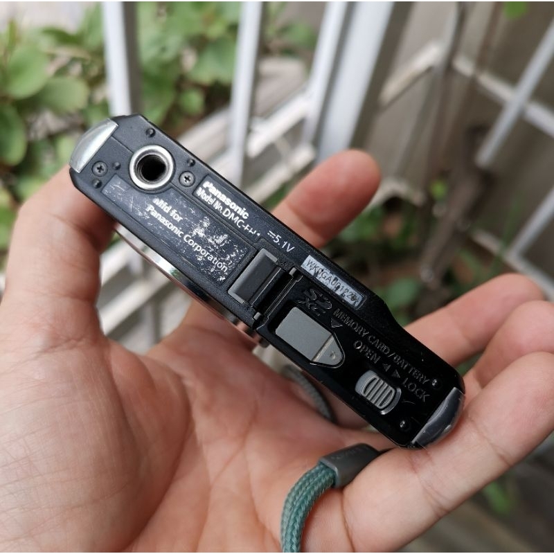 Máy ảnh số Panasonic Lumix DMC-FH1 12.1Mpx, chống rung Mega O.I.S