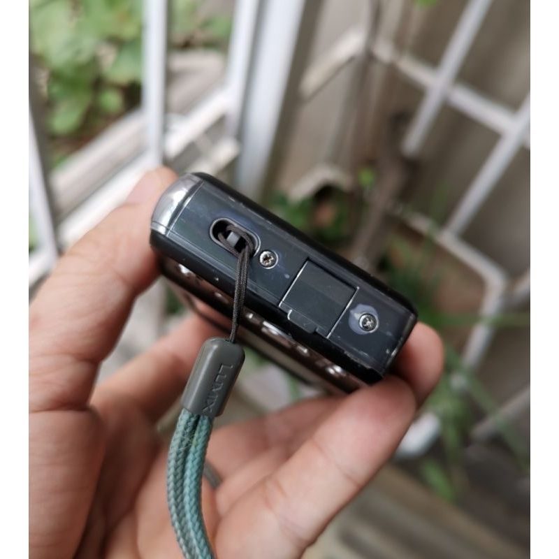 Máy ảnh số Panasonic Lumix DMC-FH1 12.1Mpx, chống rung Mega O.I.S