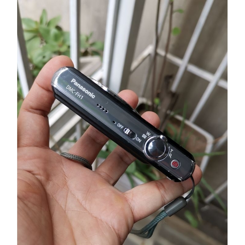 Máy ảnh số Panasonic Lumix DMC-FH1 12.1Mpx, chống rung Mega O.I.S