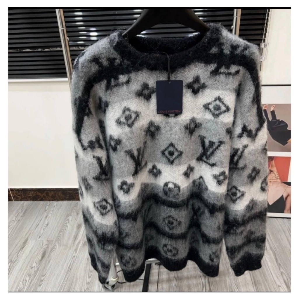 Áo Len LV Full Chất Len Lông Xù Phong Cách Hàn Quốc Hottrend 2023 - Áo Sweater Len LV Full Phong Cách Boy Phố Hottrend
