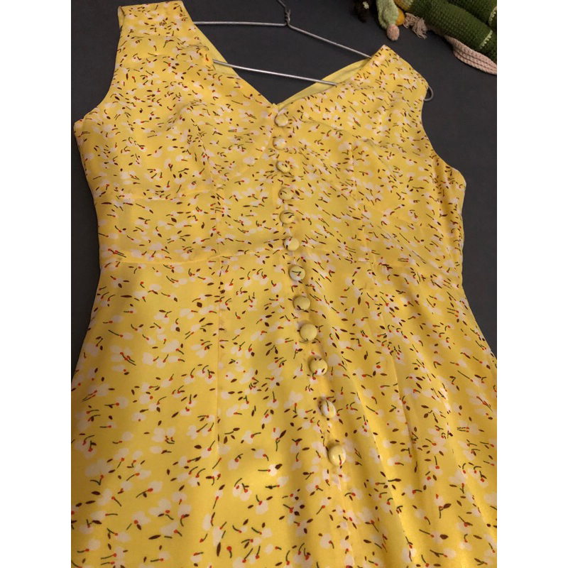 Thanh lý đầm mecia size m