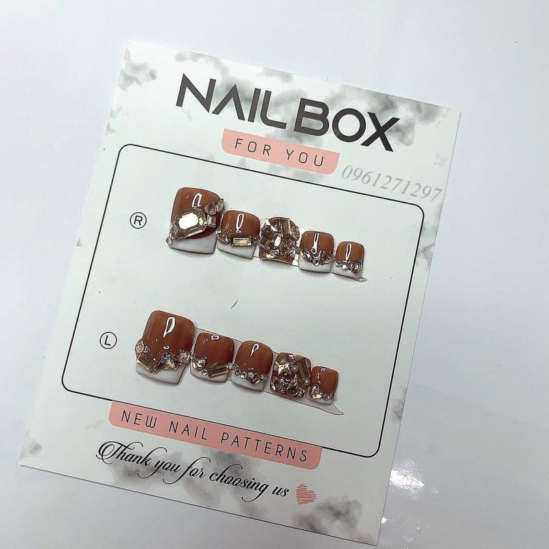 nail box chân đính đá