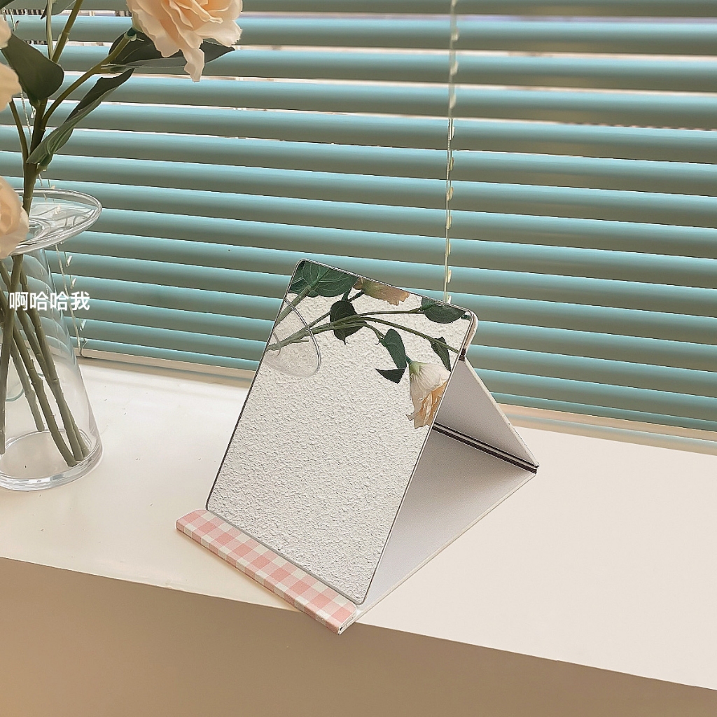 Gương gấp gọn để bàn tràn viền Pkbeoshop gương trang điểm mini bằng giấy in hình gấu dễ thương