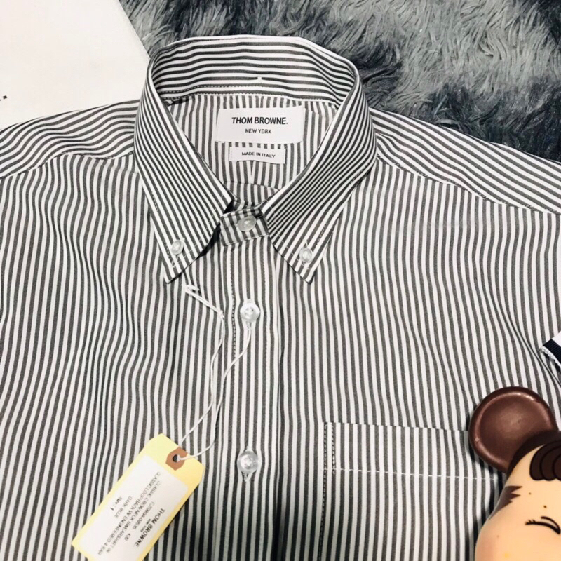 Áo sơ mi thom brown sọc xám, viền 2 tay  không nhăn