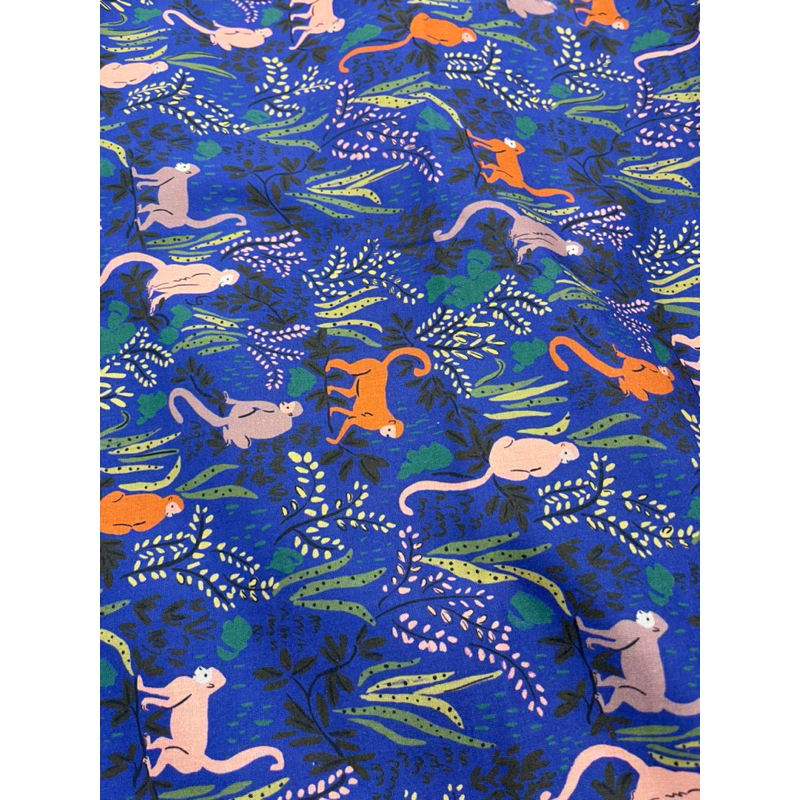 Vải kate cotton . Co giãn nhẹ .Hoạ tiết độc lạ,bắt mắt.Khổ1m5