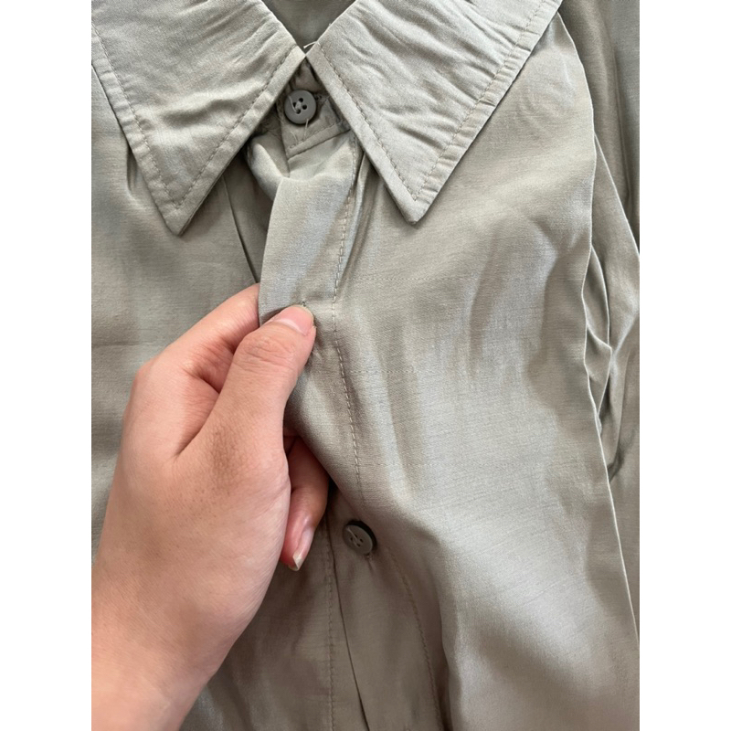 Set nhung nữ ba chi tiết Chililuu áo gile nhung và áo sơ mi tơ xám kèm chân váy nhung xếp ly cực xinh