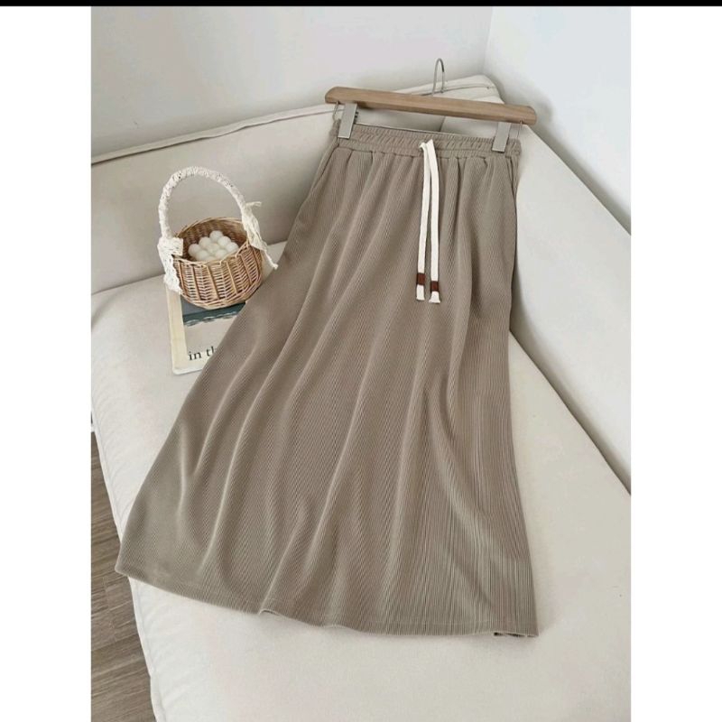 Chân váy nhung dài