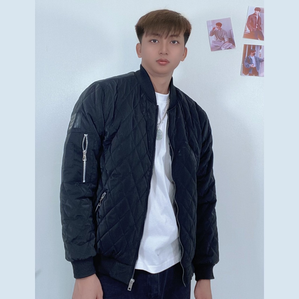 Áo khoác bomber Chần bông dáng suông unisex, Áo khoác vân quả trám phối khóa tay