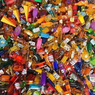 Charm mô hình chai nước dùng để trang trí