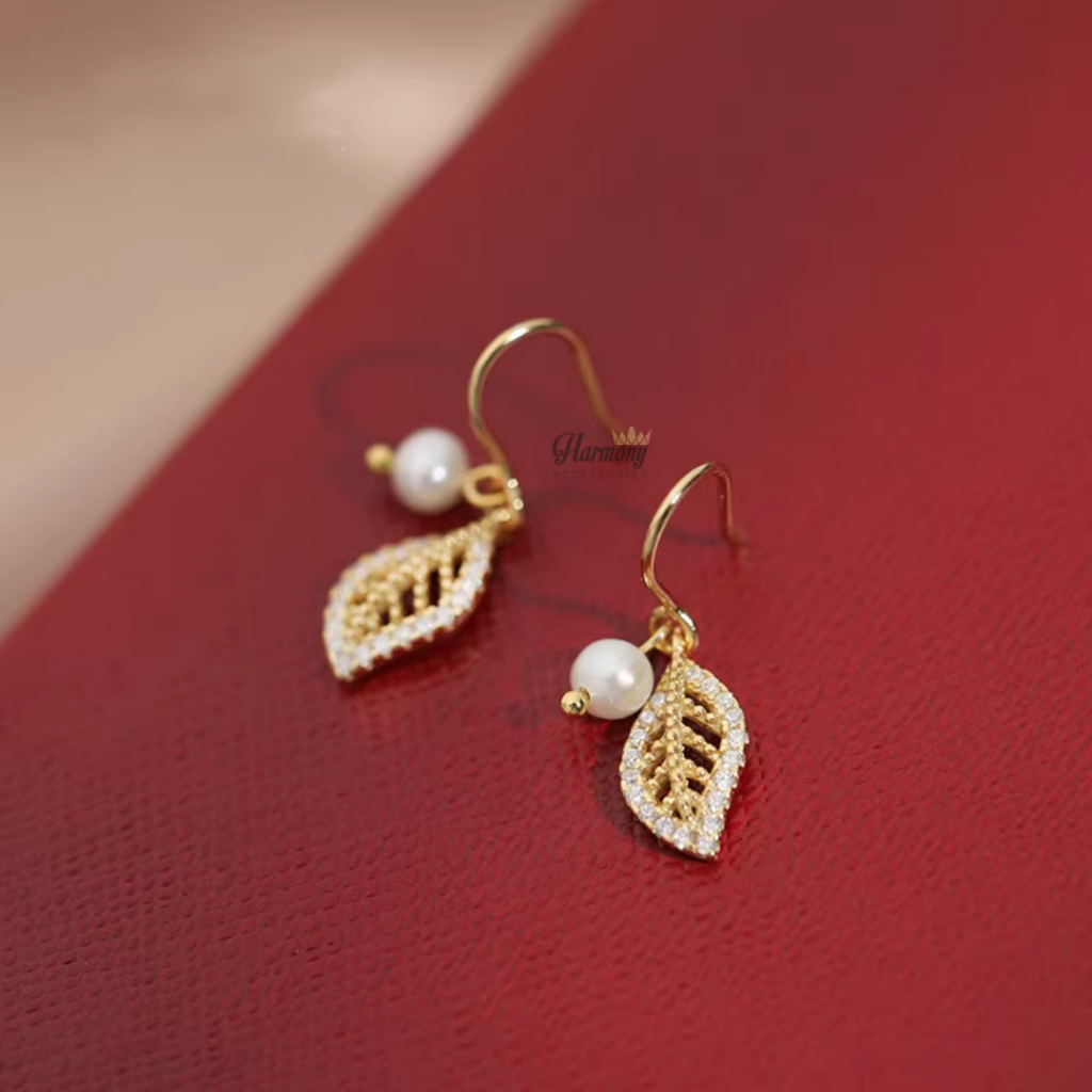 Khuyên tai nữ bạc dài mạ vàng mặt lá đính hạt trai nhân tạo cực xinh, sang chảnh | HARMONY ACCESSORIES K46