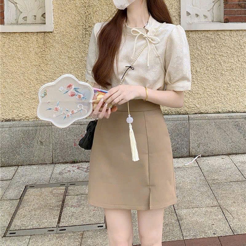 Set Áo Cổ Tàu Gấm Khắc Hoa Nổi Kèm Chân Váy Cotton Lạnh ( Có Mút )