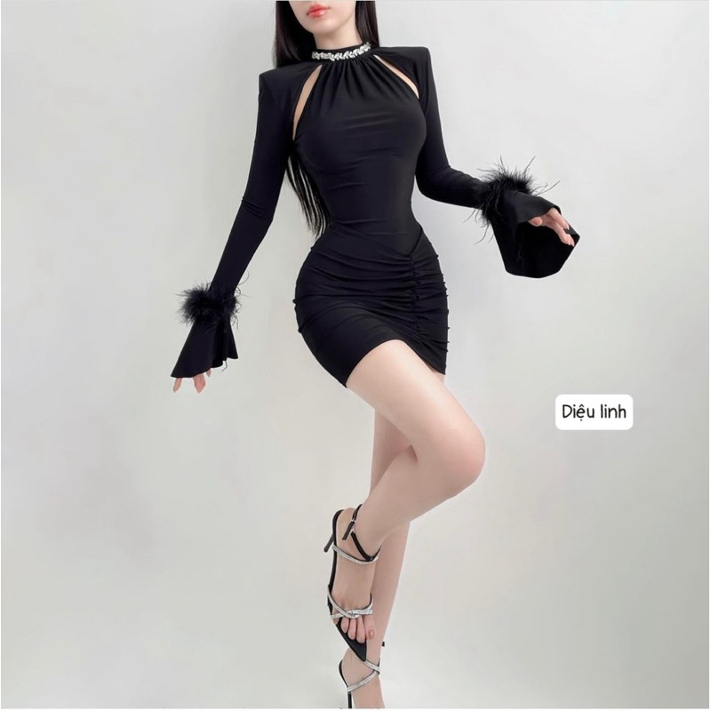 Đầm body đính đá tay loe phối lông sang chảnh