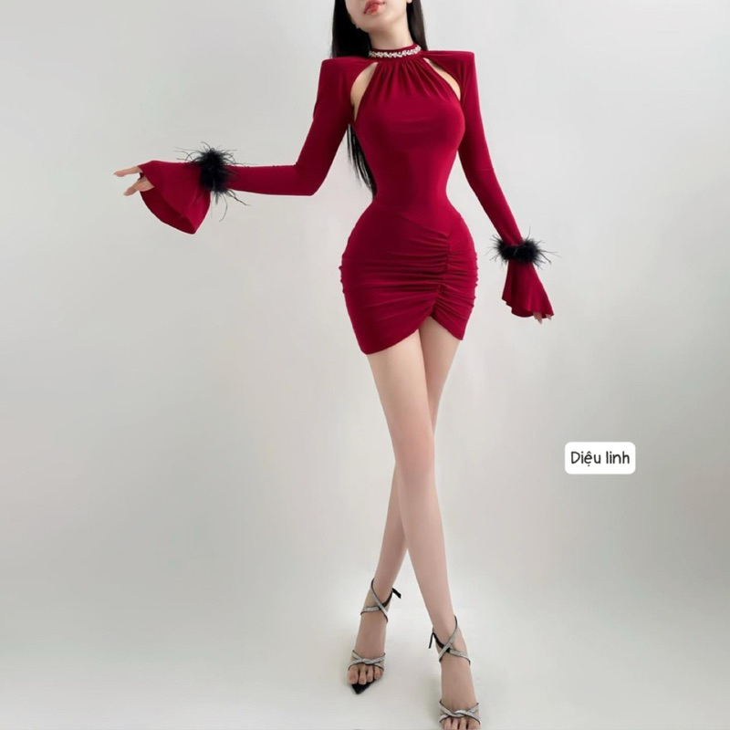 Đầm body đính đá tay loe phối lông sang chảnh