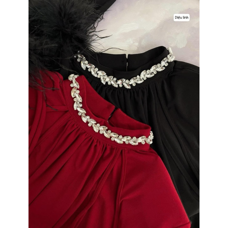 Đầm body đính đá tay loe phối lông sang chảnh