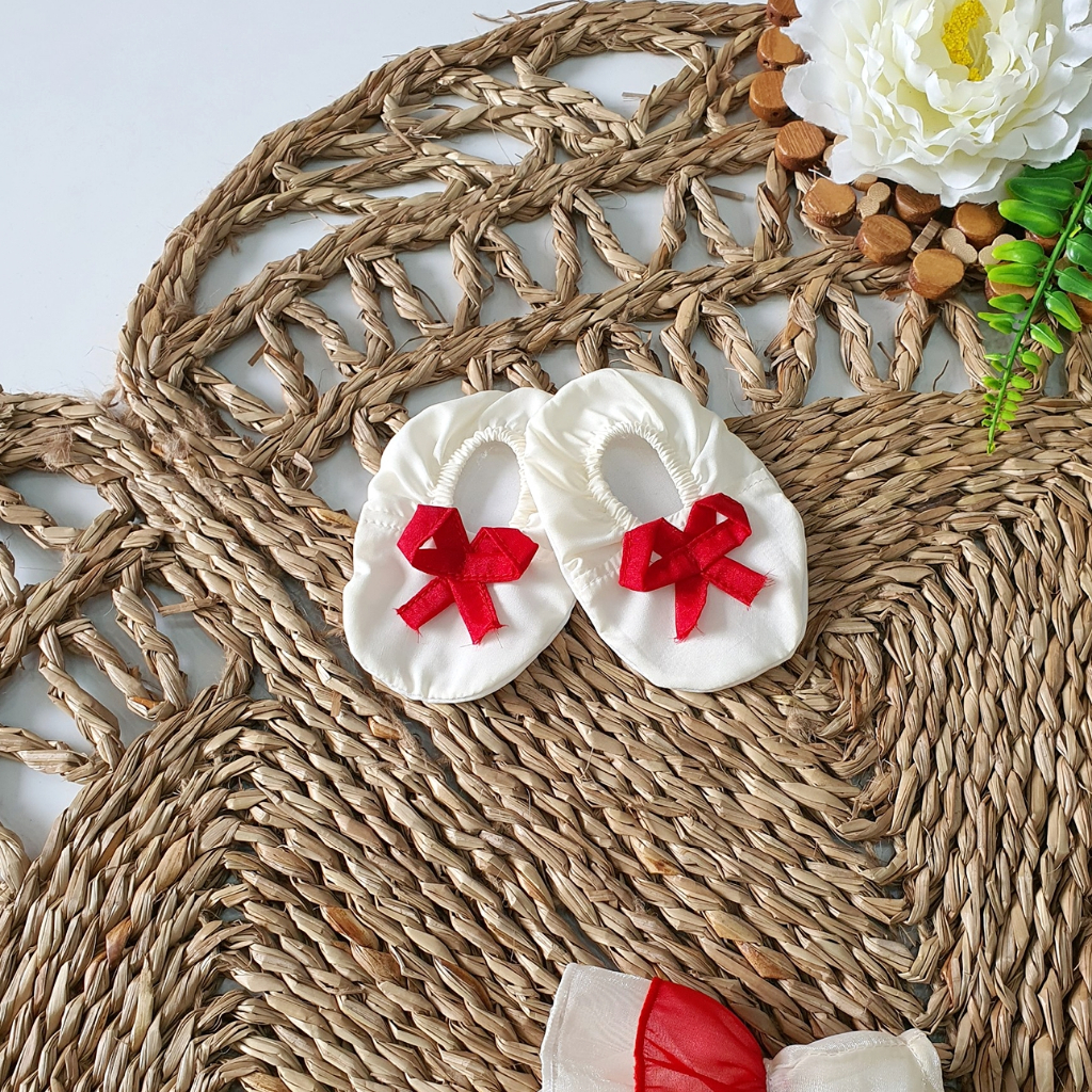 Body váy trắng bé gái dễ thương 🍓[𝐓𝐀̣̆𝐍𝐆 𝐊𝐄̀𝐌 mũ+ giày vải🍓 Su Shop- body thiết kế sinh nhật thôi nôi cho bé