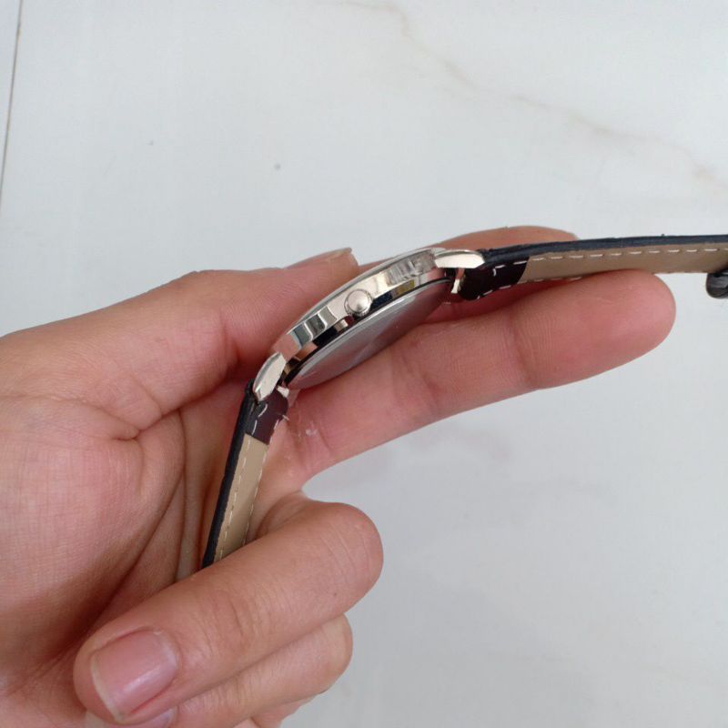 Đồng hồ si nam dây da hiệu DISNEY độ mới 90%