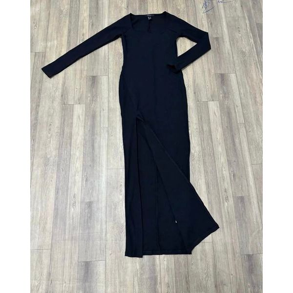 d109 đầm maxi xẻ đùi dài tay f21