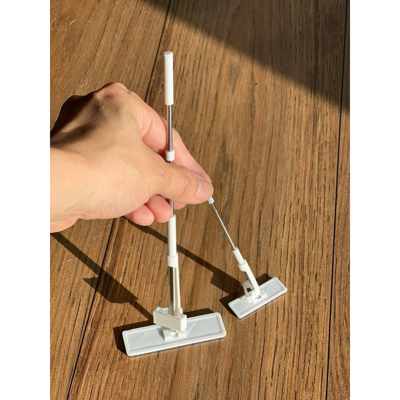 Mô hình chổi lau nhà mini dùng được như thật