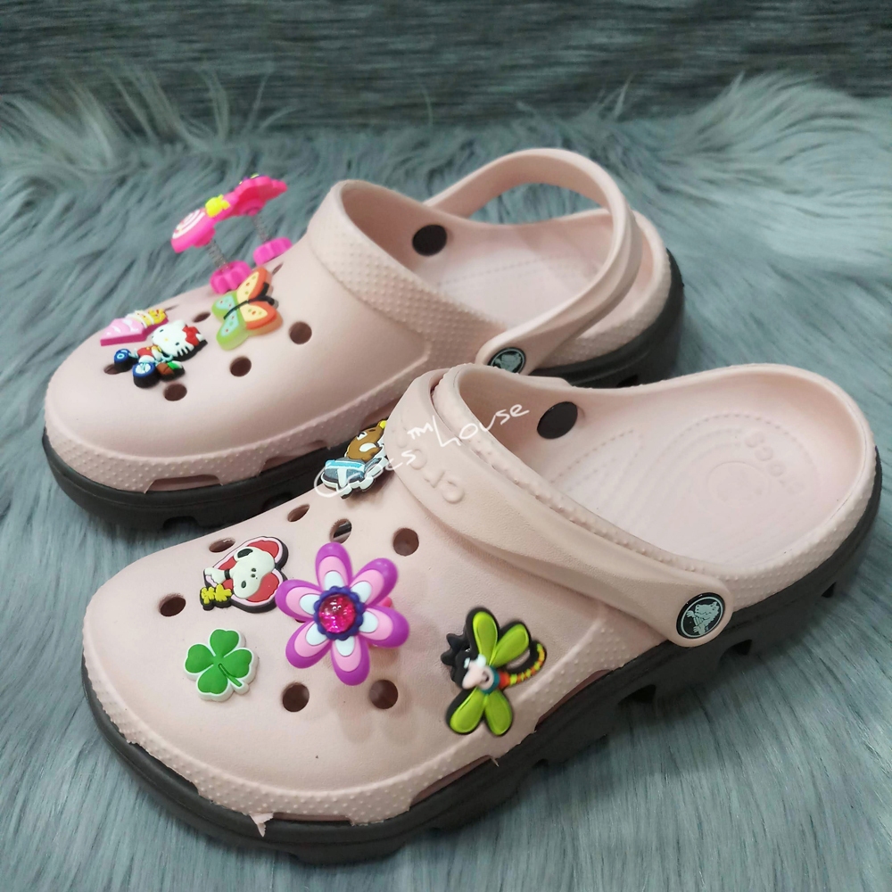 Dép cross duet sport unisex cao cấp tặng 10 jibbitz sticker 3D xịn, dép sục đế răng cưa nam nữ màu trắng đen Nhà Cá Sấu